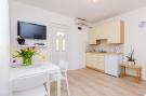 FerienhausKroatien - : Color Apartments - One Bedroom Apartment with Terr