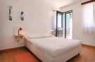 FerienhausKroatien - : Apartments Nadia - Studio Apartment With Terrace  