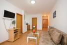 FerienhausKroatien - : Apartments Čiovo - Family One Bedroom Apartment wi