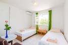 FerienhausKroatien - : Rooms Villa Bind - Twin Room with Patio and Garden