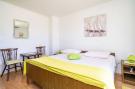 VakantiehuisKroatië - Oost Kroatië: Apartment Laurel Leaf - Three Bedroom Apartment wi