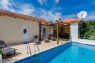 FerienhausKroatien - : Villa Dalmatian Gem - Two-Bedroom Villa with Terra