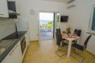 FerienhausKroatien - : Apartments Vesela - Comfort One Bedroom Apartment 