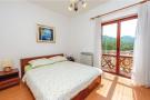 FerienhausKroatien - : Villa Anka - Five-Bedroom Villa with Terrace and S