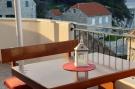 FerienhausKroatien - : Apartments Cumbelic - One Bedroom Apartment with B