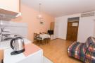 VakantiehuisKroatië - Oost Kroatië: Apartments Mastelić - One Bedroom Apartment with B