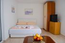 FerienhausKroatien - : Apartment Lili- One Bedroom Apartment with Terrace