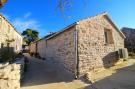 VakantiehuisKroatië - Oost Kroatië: Stone House Harmony - One Bedroom Apartment with P