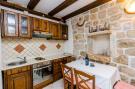 VakantiehuisKroatië - Oost Kroatië: Holiday Home St George - Two Bedroom Apartment wit