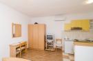 FerienhausKroatien - : Apartments Skurla - Studio Apartment with Terrace 