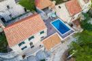 FerienhausKroatien - : Villa Luciana - Two Bedroom Villa with Swimming Po