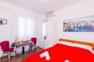 FerienhausKroatien - : Miracle Apartments - Studio Apartment with Terrace