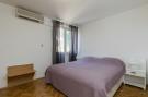 VakantiehuisKroatië - Oost Kroatië: Apartment Med - Three Bedroom Apartment with Balco