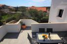 VakantiehuisKroatië - Oost Kroatië: Apartment Milenka - Four Bedroom Apartment with Te