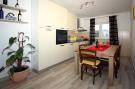 VakantiehuisKroatië - Oost Kroatië: Apartment Milenka - Four Bedroom Apartment with Te