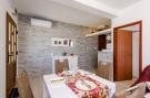 VakantiehuisKroatië - Oost Kroatië: Apartments Melany - One Bedroom Apartment with Sha