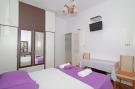 FerienhausKroatien - : Room &amp; Studios Rina - Studio Apartment with Pa