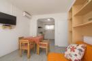 VakantiehuisKroatië - Oost Kroatië: Seafront Apartment Dana - Two Bedroom Apartment wi