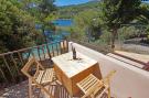 VakantiehuisKroatië - Oost Kroatië: Seafront Apartment Dana - Two Bedroom Apartment wi