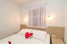 FerienhausKroatien - : Seaside Apartments Hrkać - Comfort One Bedroom Apa