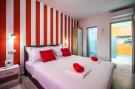 FerienhausKroatien - : Apartments Sunshine Home - Double Room ( Red )