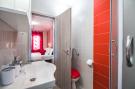 FerienhausKroatien - : Apartments Sunshine Home - Double Room ( Red )