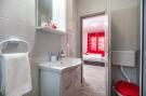 FerienhausKroatien - : Apartments Sunshine Home - Double Room ( Red )