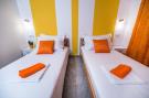 FerienhausKroatien - : Apartments Sunshine Home - Twin Room ( Yellow )