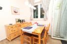 VakantiehuisKroatië - Oost Kroatië: Apartments Trstenica-One Bedroom Apartment with Te