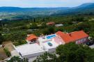 FerienhausKroatien - : Villa Dragić- Four Bedroom Villa with Swimming Poo