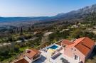 FerienhausKroatien - : Villa Dragić- Four Bedroom Villa with Swimming Poo