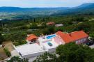 FerienhausKroatien - : Villa Dragić- Four Bedroom Villa with Swimming Poo