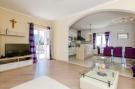 FerienhausKroatien - : Villa Dragić- Four Bedroom Villa with Swimming Poo