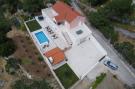 FerienhausKroatien - : Villa Dragić- Four Bedroom Villa with Swimming Poo