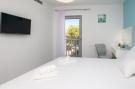 FerienhausKroatien - : Apartments Dva Galeba - One Bedroom Apartment with