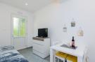 FerienhausKroatien - : Apartments  L&amp;M - Studio Apartment with Terrac