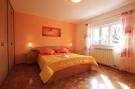 FerienhausKroatien - : Apartment Villa IN - Four-Bedroom Apartment with P