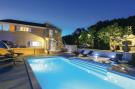 Holiday homeCroatia - Eastern Croatia: Apartment Villa IN - Four-Bedroom Apartment with P