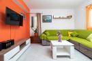 FerienhausKroatien - : Olive's Garden House - Three Bedroom Holiday Home 