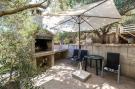 FerienhausKroatien - : Olive's Garden House - Three Bedroom Holiday Home 