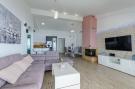 FerienhausKroatien - : Apartments Hope (Dugi Rat) - Three-Bedroom Apartme