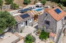 VakantiehuisKroatië - Oost Kroatië: Stone House Prapatna-Two Bedroom Holiday Home with