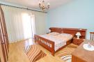 VakantiehuisKroatië - Oost Kroatië: Apartments Peselj-Three Bedroom Apartment with Ter