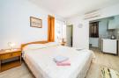 FerienhausKroatien - : Villa Marija-Comfort Studio Apartment with Terrace