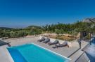 FerienhausKroatien - : Villa Manda Korina - Three-Bedroom Villa with Priv