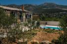 FerienhausKroatien - : Villa Manda Korina - Three-Bedroom Villa with Priv