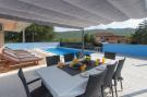 FerienhausKroatien - : Villa Tomic - Four-Bedroom Villa with Private Pool