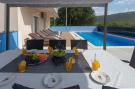 FerienhausKroatien - : Villa Tomic - Four-Bedroom Villa with Private Pool