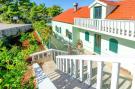 VakantiehuisKroatië - Oost Kroatië: Seafront Holiday Home Marija-Three Bedroom Holiday