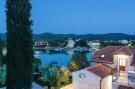 VakantiehuisKroatië - Oost Kroatië: Holiday Home Lovište-Three Bedroom Holiday Home wi